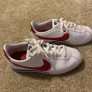 NIKE cortez shoes in a size 7